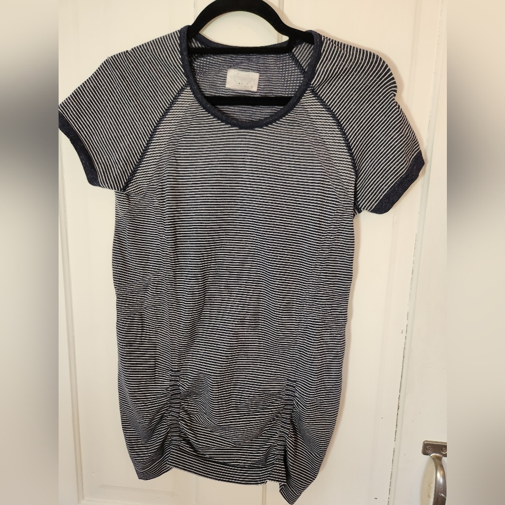 3/$25 Athleta Short Sleeve Fitted Navy Blue/ White Striped Shirt Size Medium